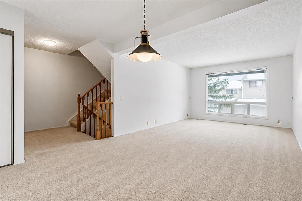 Picture for 32, 5019 46 Avenue SW