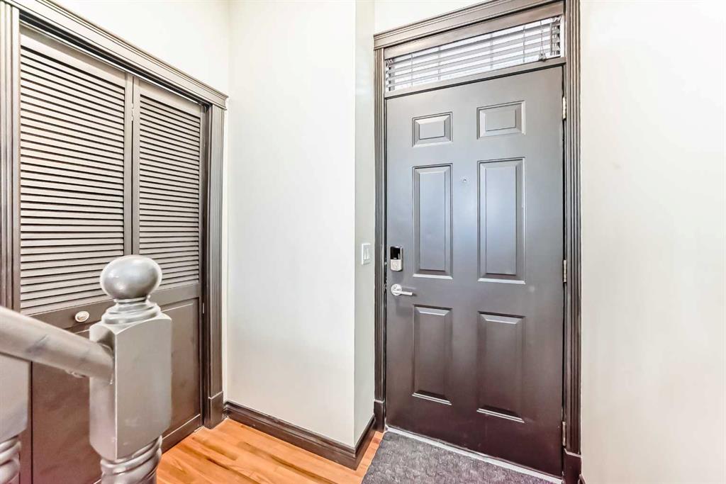 Picture for 6, 1212 12 Street SW