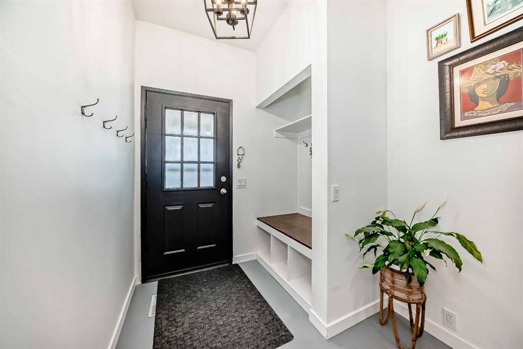 Picture for 26, 5019 46 Avenue SW