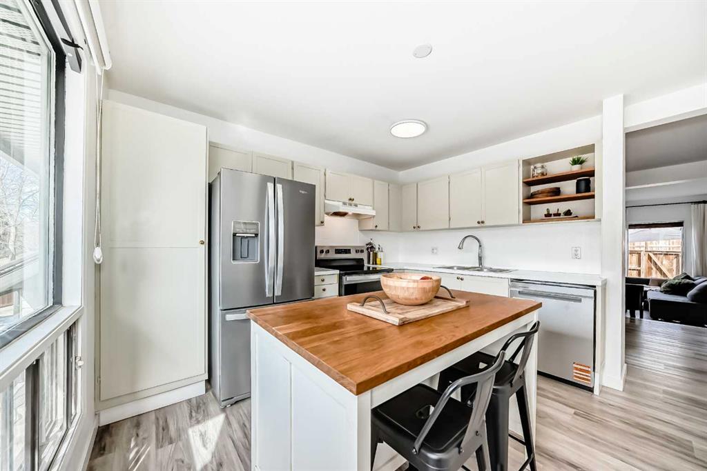 Picture for 26, 5019 46 Avenue SW