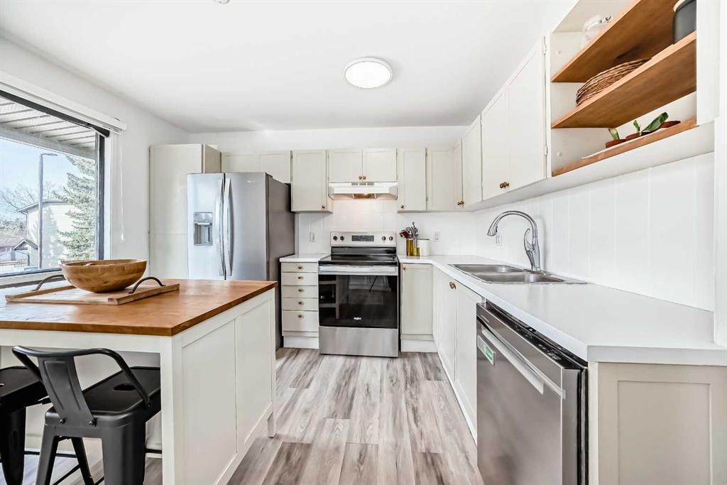 Picture for 26, 5019 46 Avenue SW