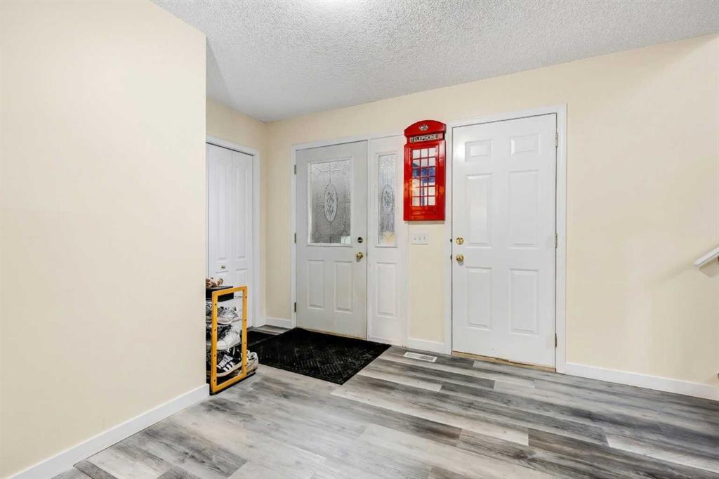 Picture for 127 Woodside Crescent NW