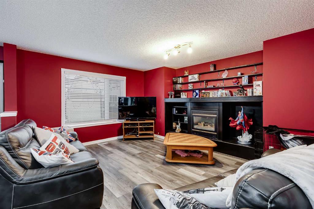 Picture for 127 Woodside Crescent NW