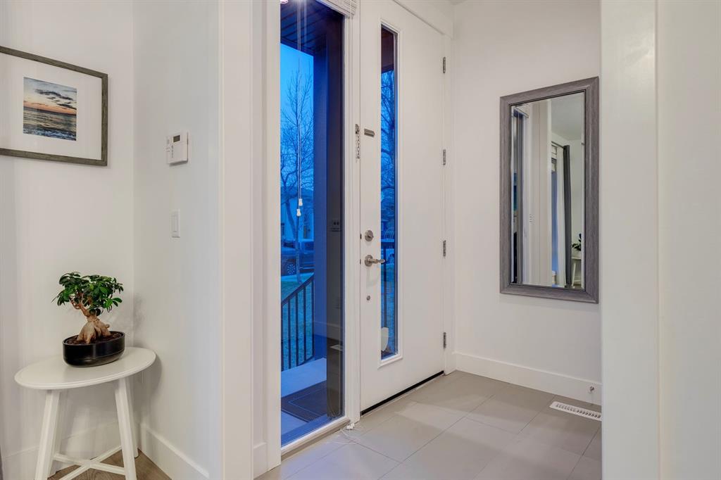 Picture for 232 24 Avenue NE