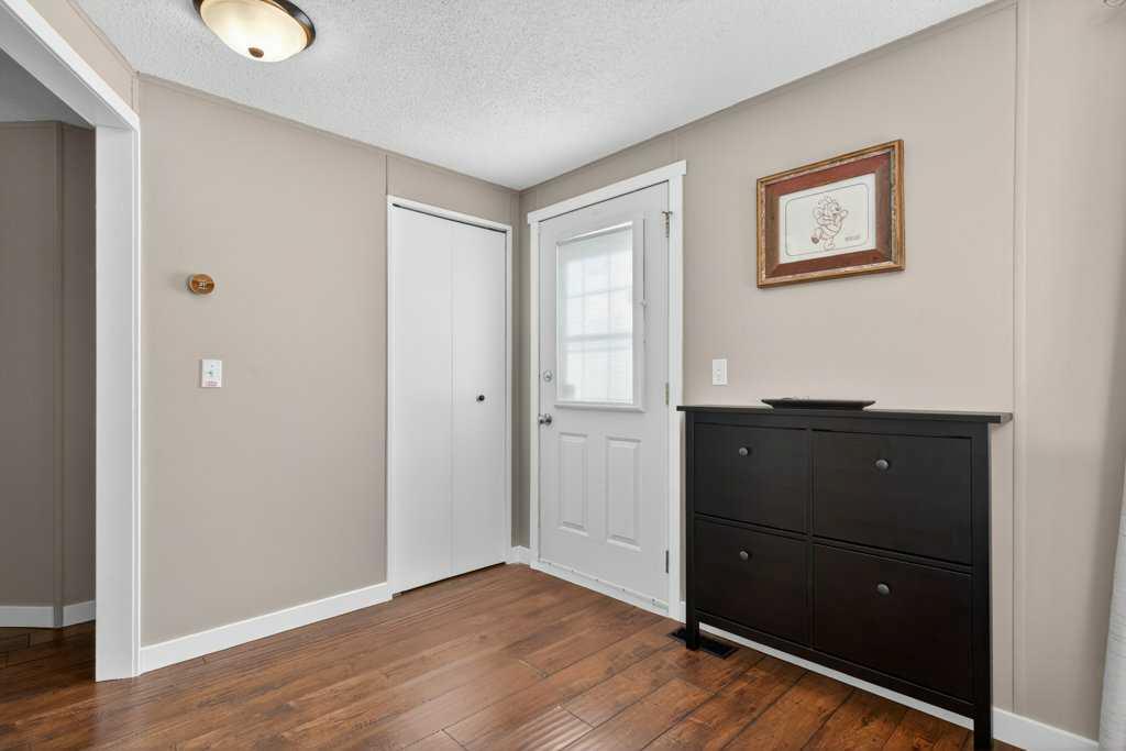 Picture for 516, 3223 83 Street NW