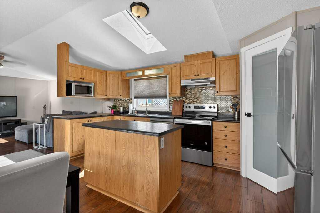 Picture for 516, 3223 83 Street NW