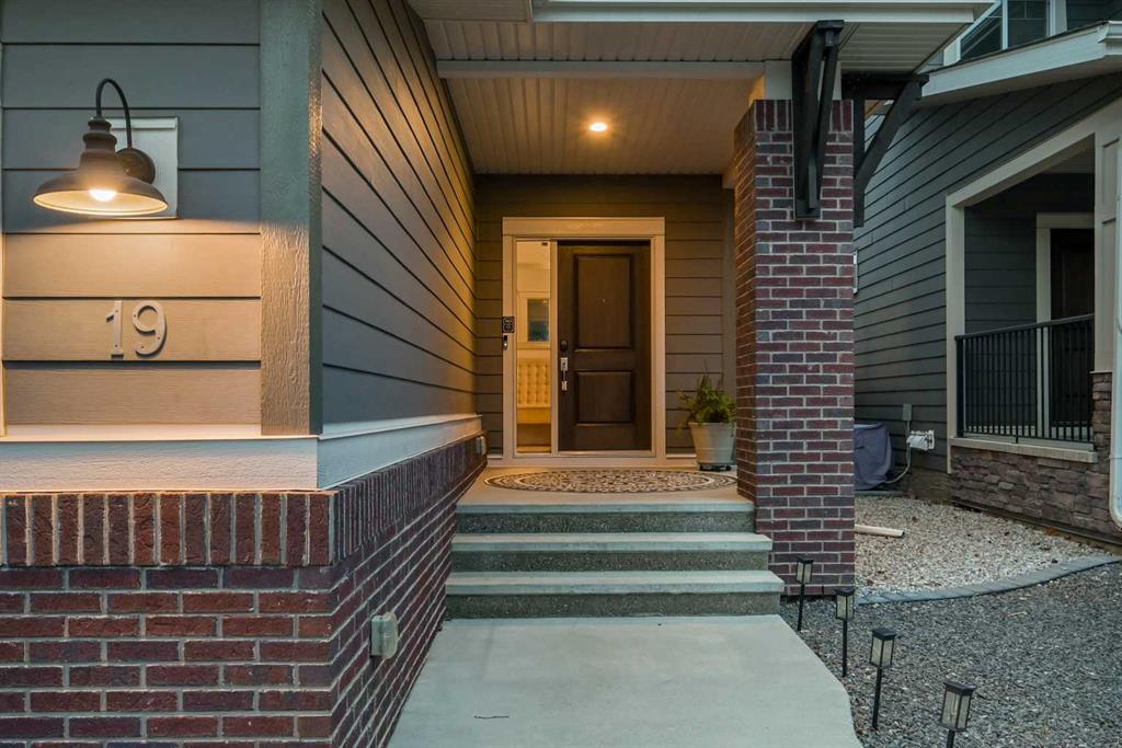 Picture for 19 Cranbrook Crescent SE