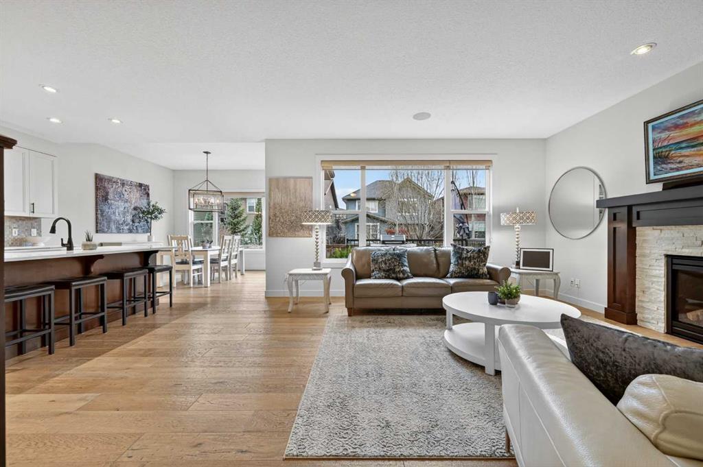 Picture for 19 Cranbrook Crescent SE