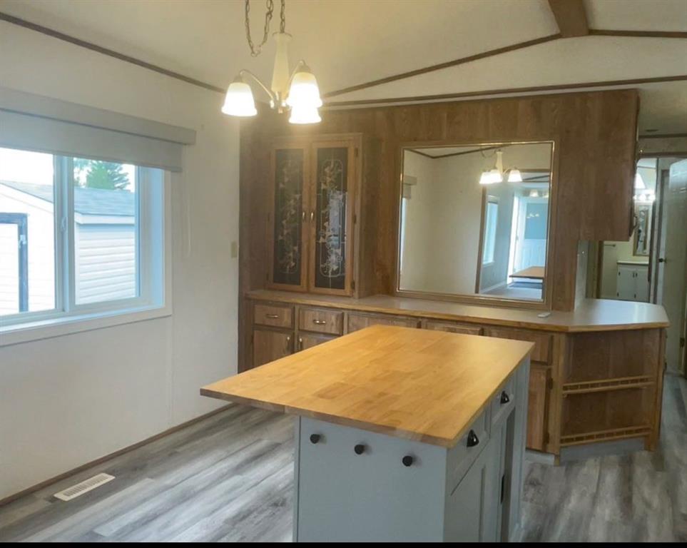 Picture for 12 Westover Crescent 