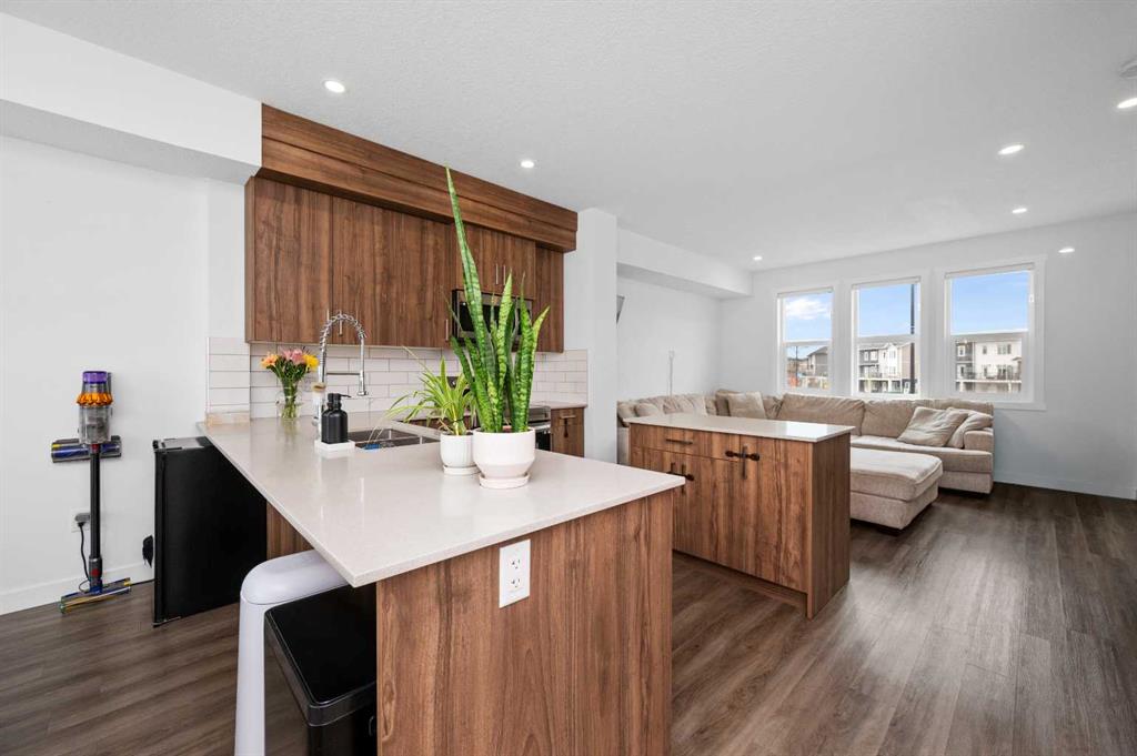 Picture for 203, 33 merganser Drive 