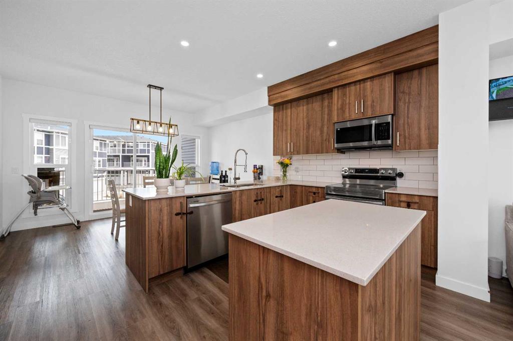 Picture for 203, 33 merganser Drive 