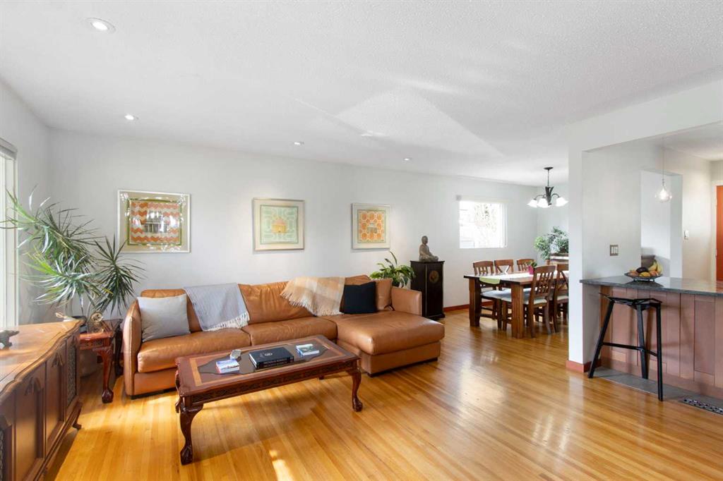 Picture for 10811 Maplecrest Road SE
