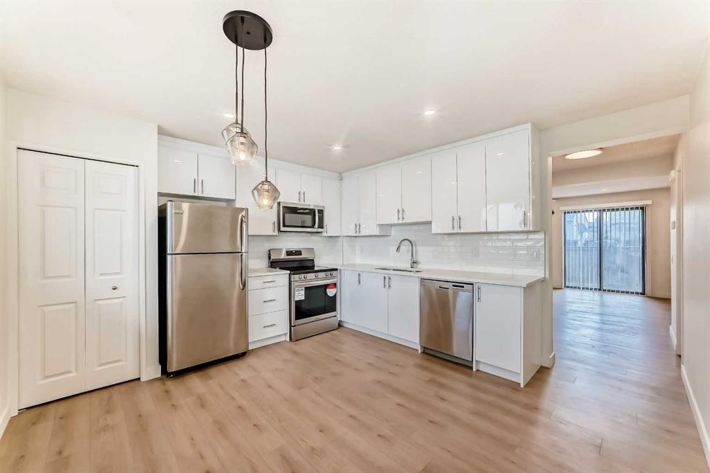 Picture for 32, 1515 Falconridge Drive NE