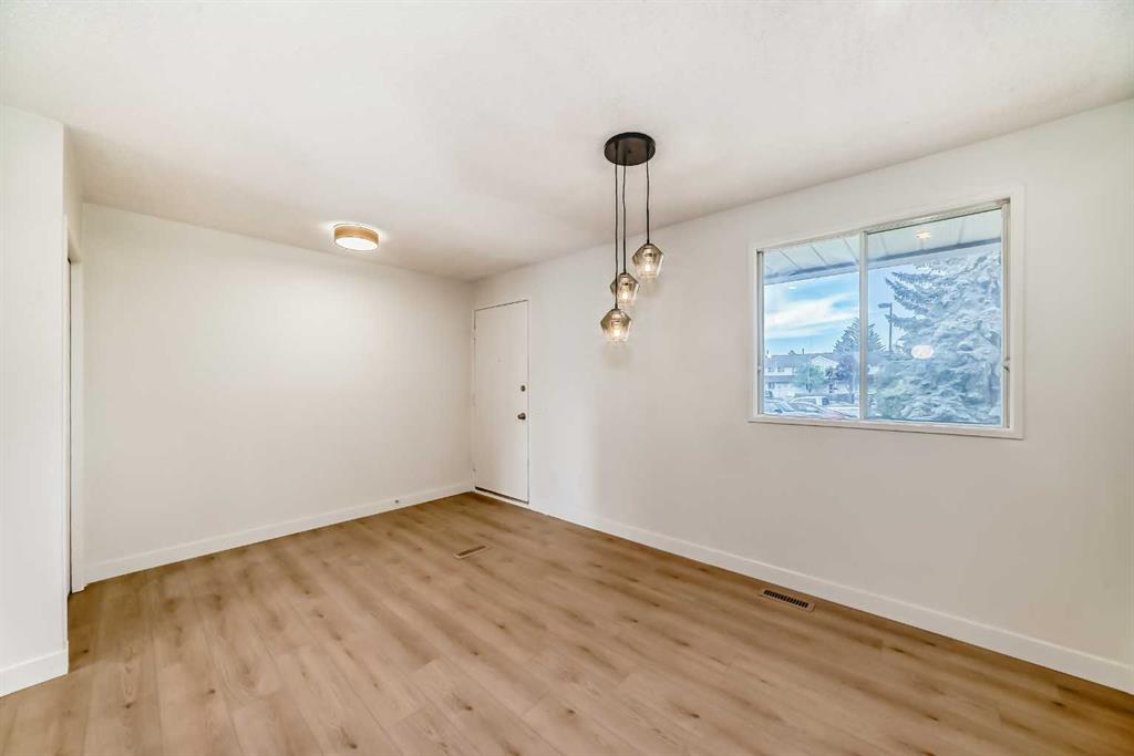 Picture for 32, 1515 Falconridge Drive NE