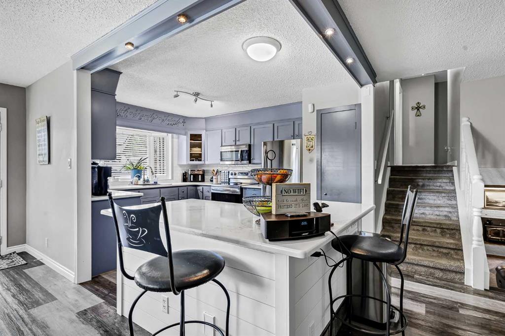 Picture for 364 Silvergrove Place NW