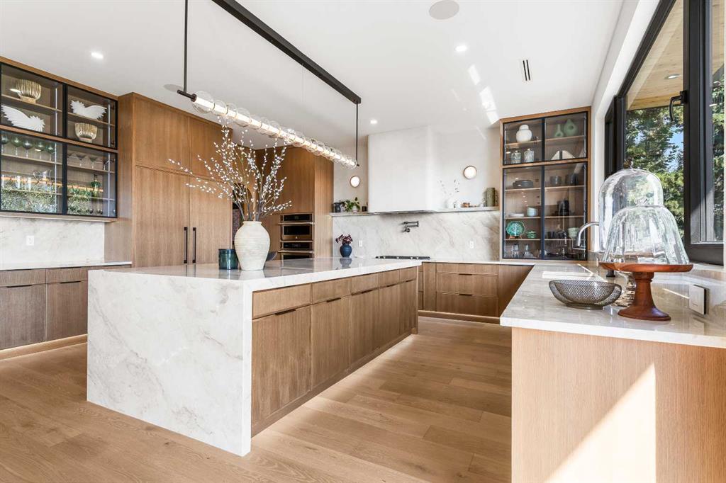 Picture for 692 West Chestermere Drive  https://www.cirrealty.ca/reb/creb/37/A2258137_12.jpg