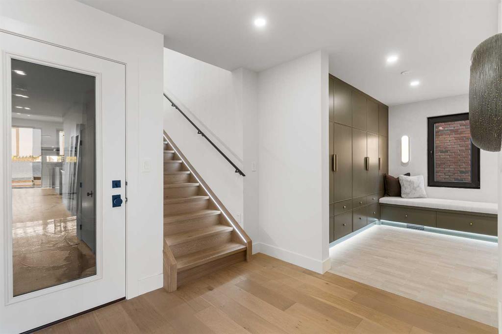 Picture for 692 West Chestermere Drive  https://www.cirrealty.ca/reb/creb/37/A2258137_23.jpg