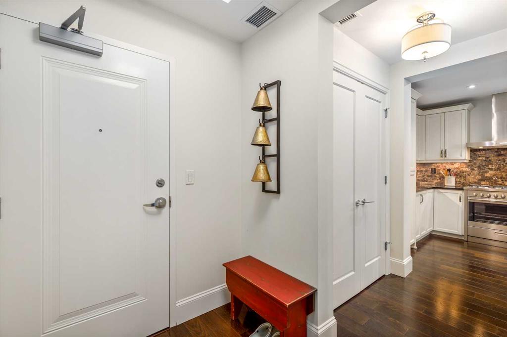 Picture for 105, 121 Quarry Way SE