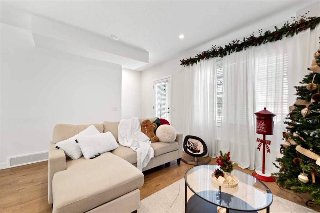 Picture for 218, 669 Savanna Boulevard NE https://www.cirrealty.ca/reb/creb/37/A2266637_10.jpg