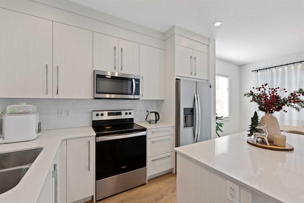 Picture for 218, 669 Savanna Boulevard NE https://www.cirrealty.ca/reb/creb/37/A2266637_16.jpg
