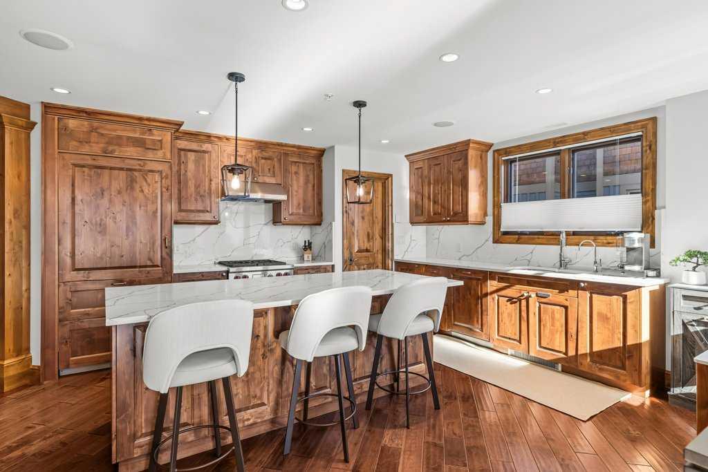 Picture for 303, 150 Stonecreek Road  https://www.cirrealty.ca/reb/creb/37/A2266737_10.jpg
