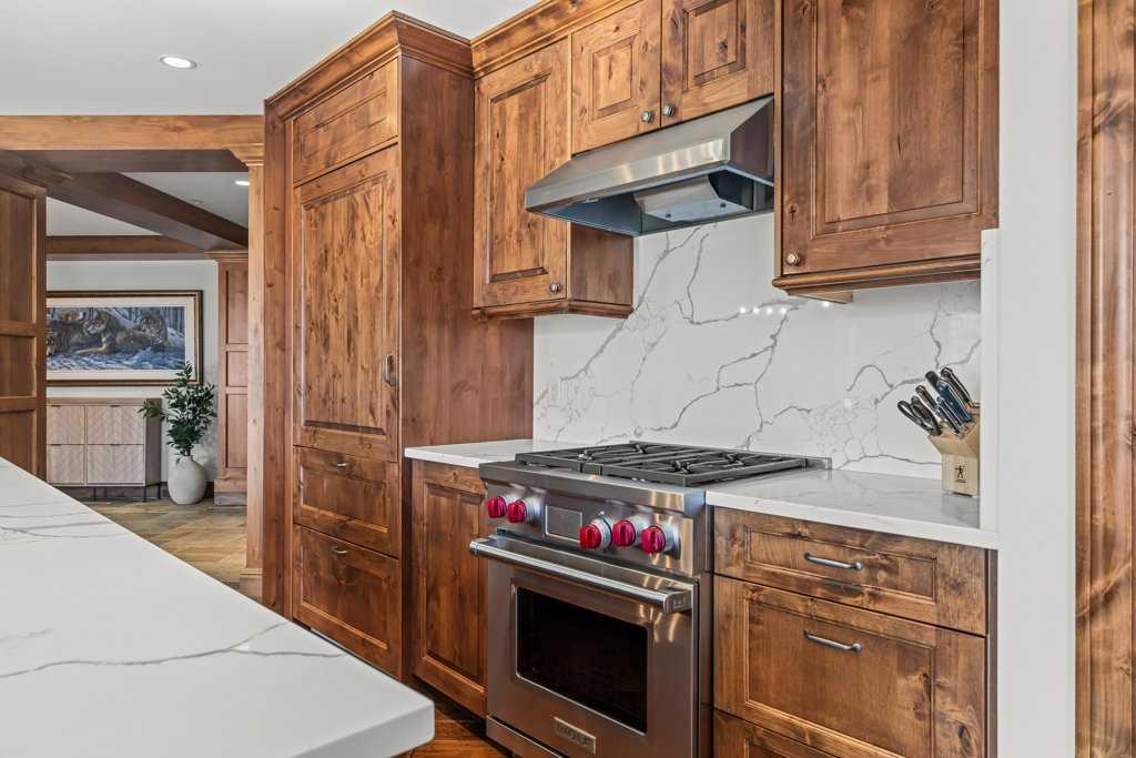 Picture for 303, 150 Stonecreek Road  https://www.cirrealty.ca/reb/creb/37/A2266737_12.jpg