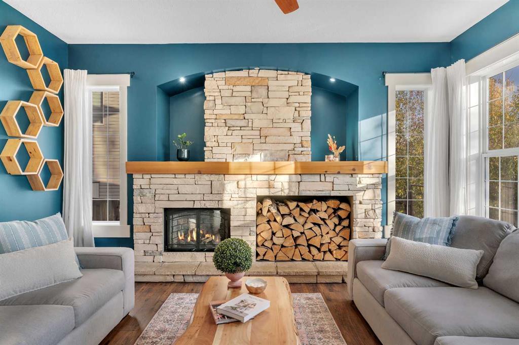Picture for 315 Crystal Green Close  https://www.cirrealty.ca/reb/creb/37/A2266937_10.jpg