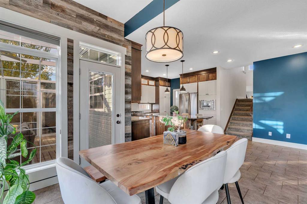Picture for 315 Crystal Green Close  https://www.cirrealty.ca/reb/creb/37/A2266937_14.jpg