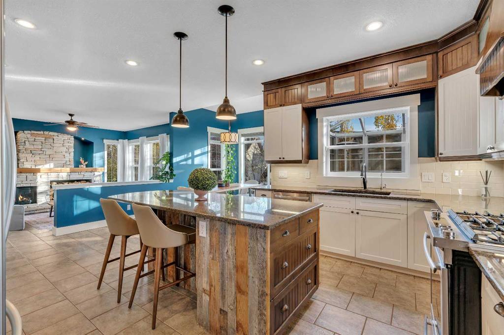 Picture for 315 Crystal Green Close  https://www.cirrealty.ca/reb/creb/37/A2266937_18.jpg