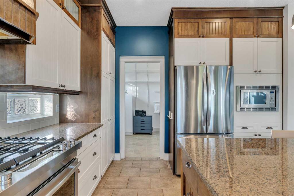 Picture for 315 Crystal Green Close  https://www.cirrealty.ca/reb/creb/37/A2266937_19.jpg