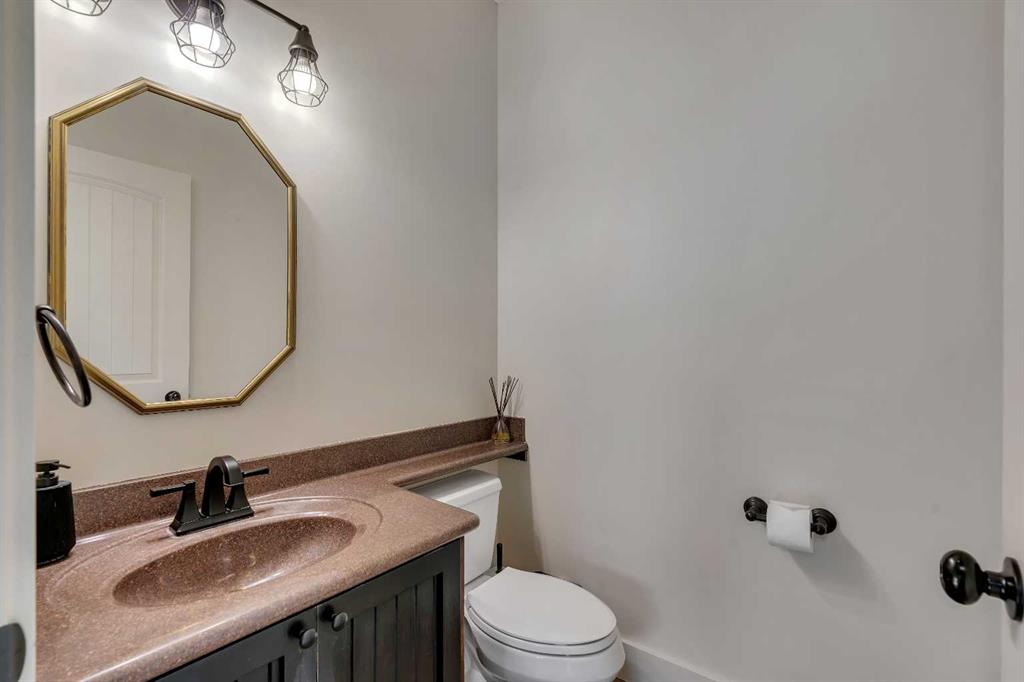 Picture for 315 Crystal Green Close  https://www.cirrealty.ca/reb/creb/37/A2266937_21.jpg