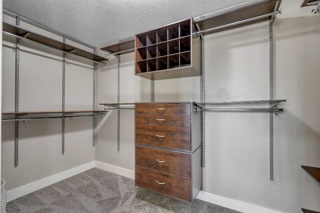 Picture for 315 Crystal Green Close  https://www.cirrealty.ca/reb/creb/37/A2266937_24.jpg