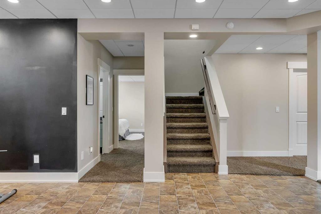 Picture for 315 Crystal Green Close  https://www.cirrealty.ca/reb/creb/37/A2266937_36.jpg