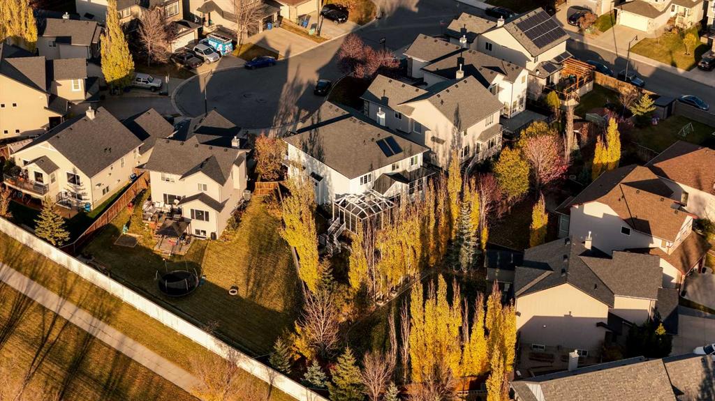 Picture for 315 Crystal Green Close  https://www.cirrealty.ca/reb/creb/37/A2266937_50.jpg