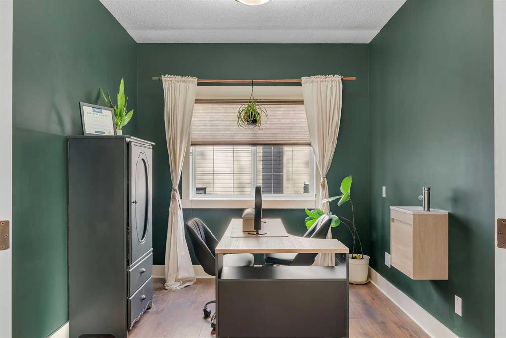 Picture for 315 Crystal Green Close  https://www.cirrealty.ca/reb/creb/37/A2266937_8.jpg
