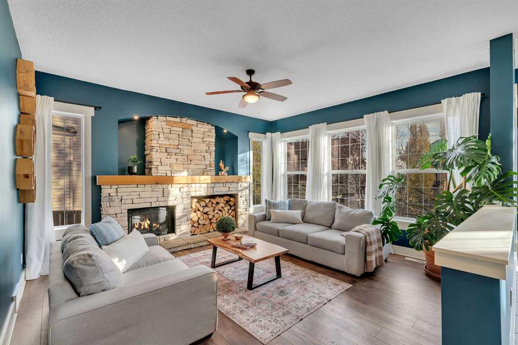 Picture for 315 Crystal Green Close  https://www.cirrealty.ca/reb/creb/37/A2266937_9.jpg