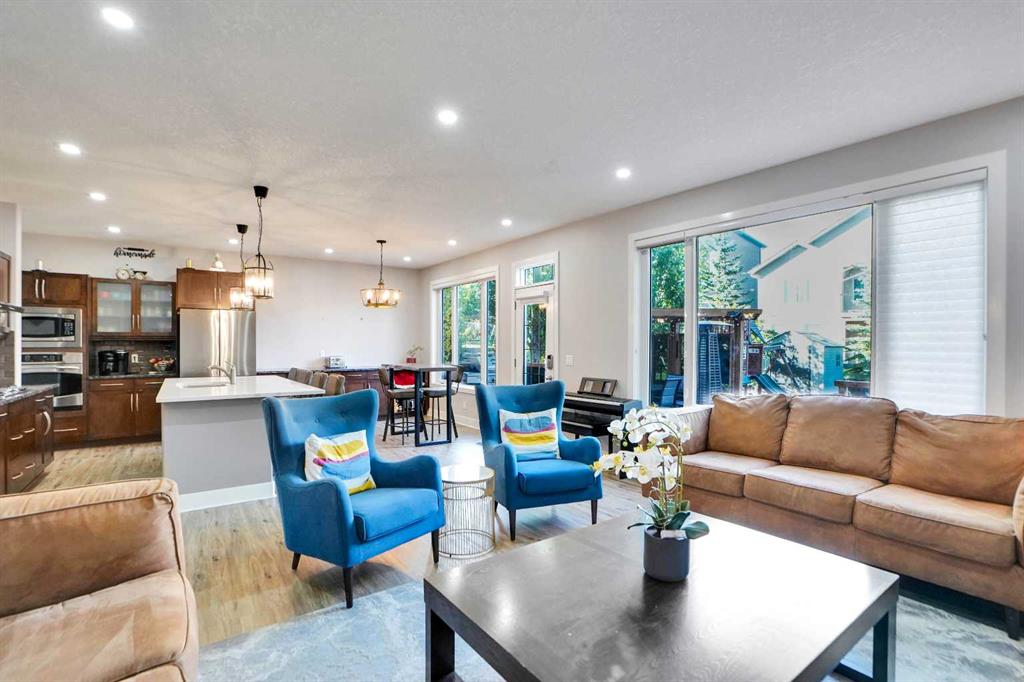 Picture for 70 Royal Ridge Manor NW https://www.cirrealty.ca/reb/creb/37/A2267637_12.jpg