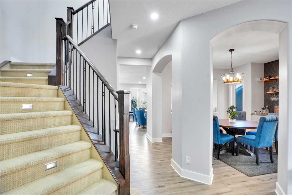 Picture for 70 Royal Ridge Manor NW https://www.cirrealty.ca/reb/creb/37/A2267637_16.jpg