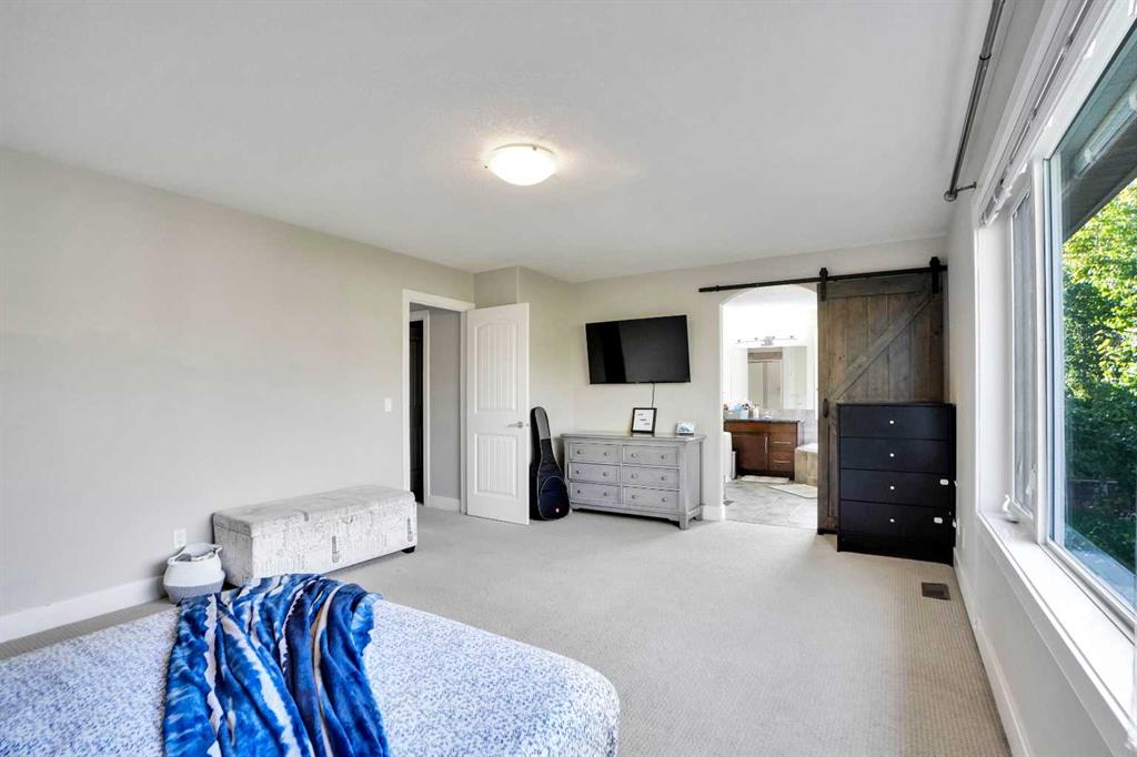 Picture for 70 Royal Ridge Manor NW https://www.cirrealty.ca/reb/creb/37/A2267637_21.jpg