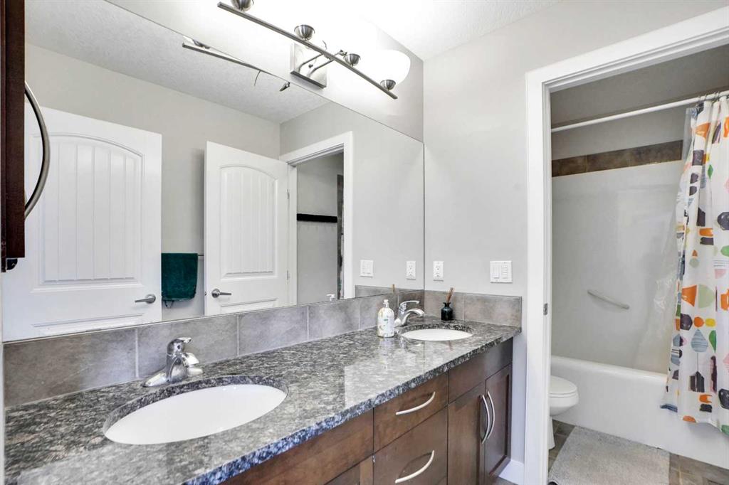 Picture for 70 Royal Ridge Manor NW https://www.cirrealty.ca/reb/creb/37/A2267637_32.jpg