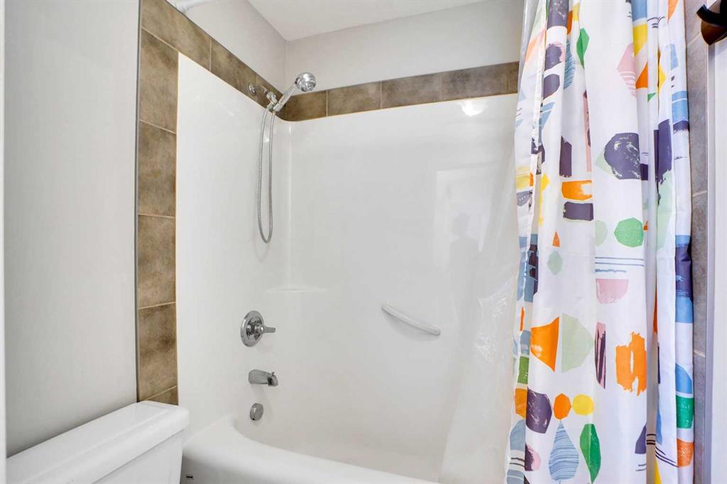 Picture for 70 Royal Ridge Manor NW https://www.cirrealty.ca/reb/creb/37/A2267637_33.jpg