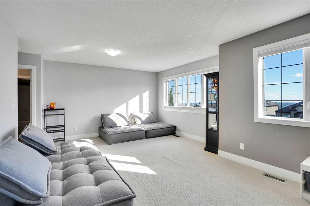 Picture for 70 Royal Ridge Manor NW https://www.cirrealty.ca/reb/creb/37/A2267637_36.jpg