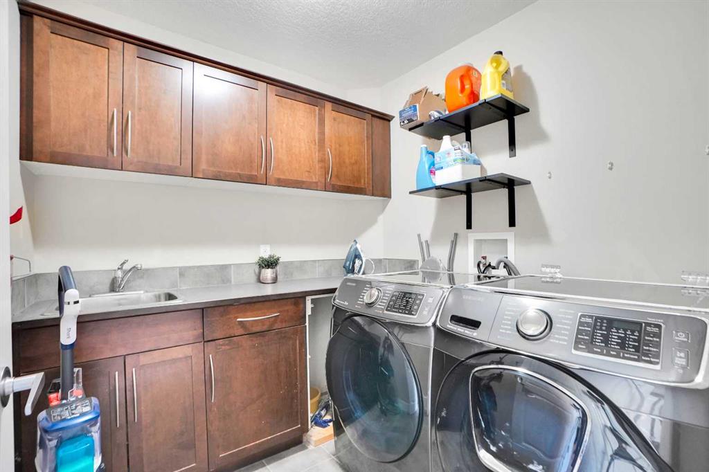 Picture for 70 Royal Ridge Manor NW https://www.cirrealty.ca/reb/creb/37/A2267637_37.jpg