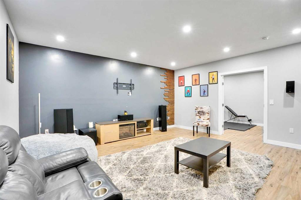 Picture for 70 Royal Ridge Manor NW https://www.cirrealty.ca/reb/creb/37/A2267637_40.jpg