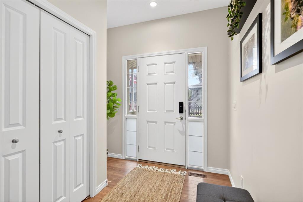 Picture for 2002, 1001 8 Street NW