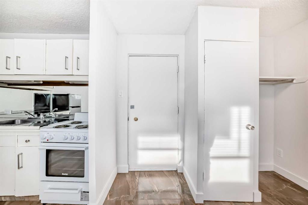 Picture for 102, 316 1 Avenue NE