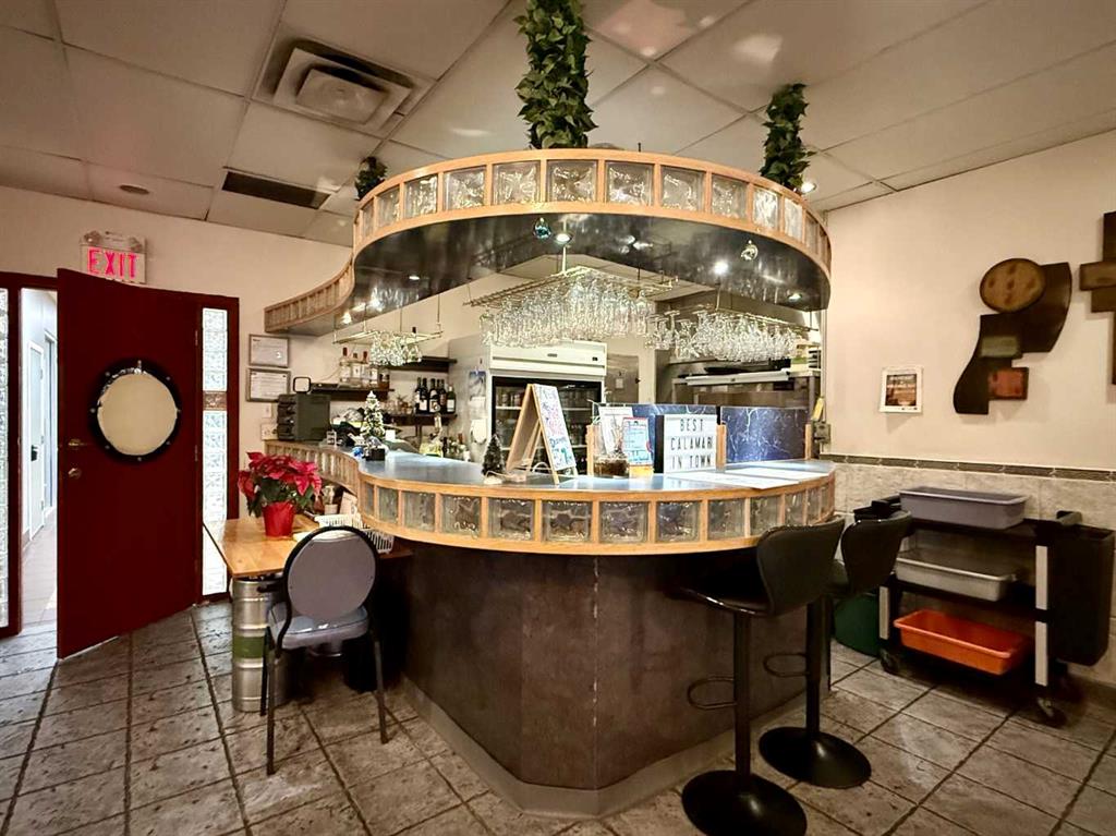 Picture for 207, 328 Centre Street SE