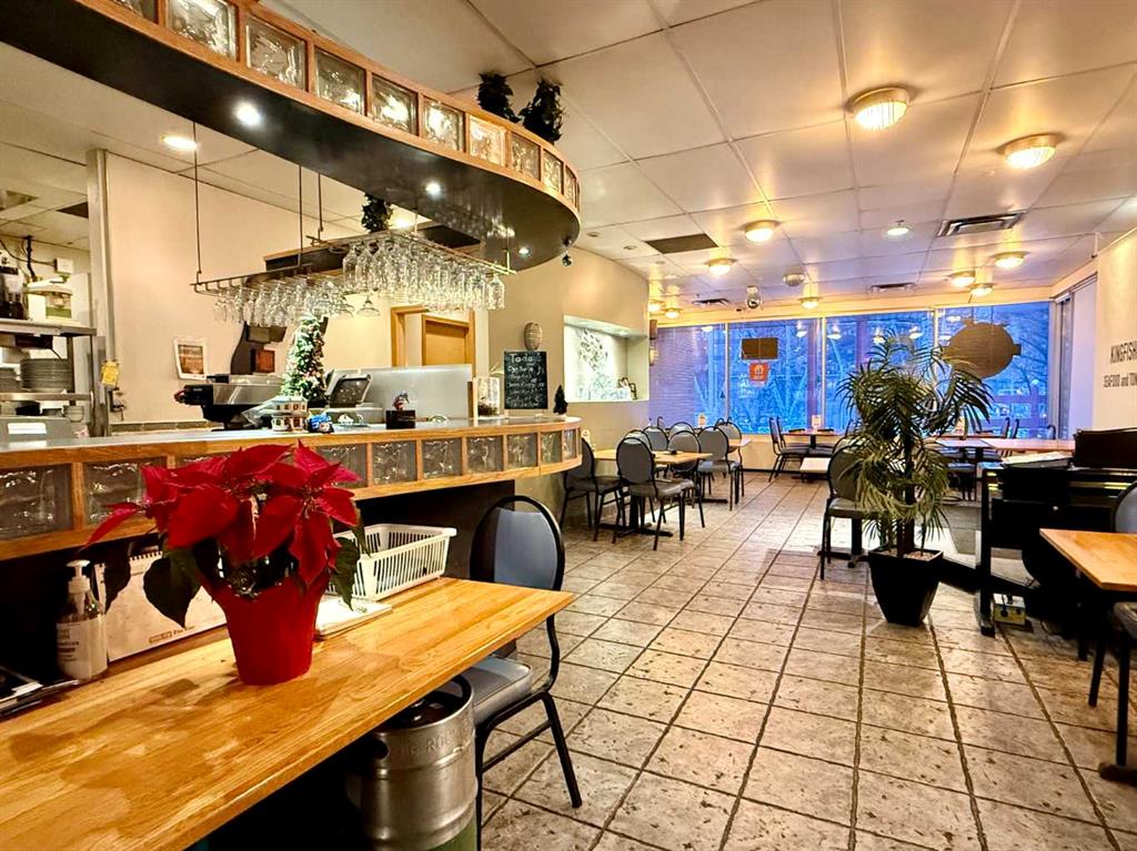 Picture for 207, 328 Centre Street SE