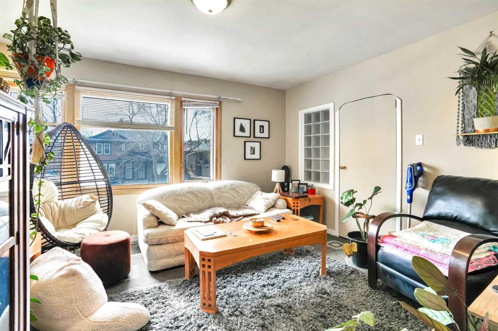 Picture for 112 29 Avenue NW