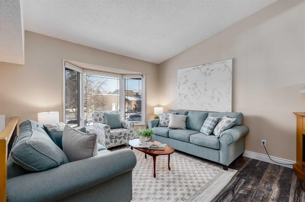 Picture for 1205 Meadowbrook Drive SE